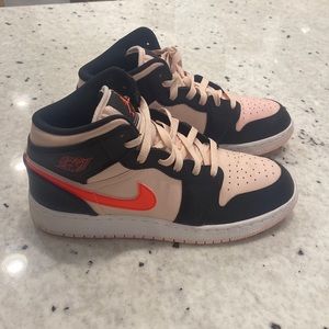 Air Jordan 1 mid GS Atmosphere